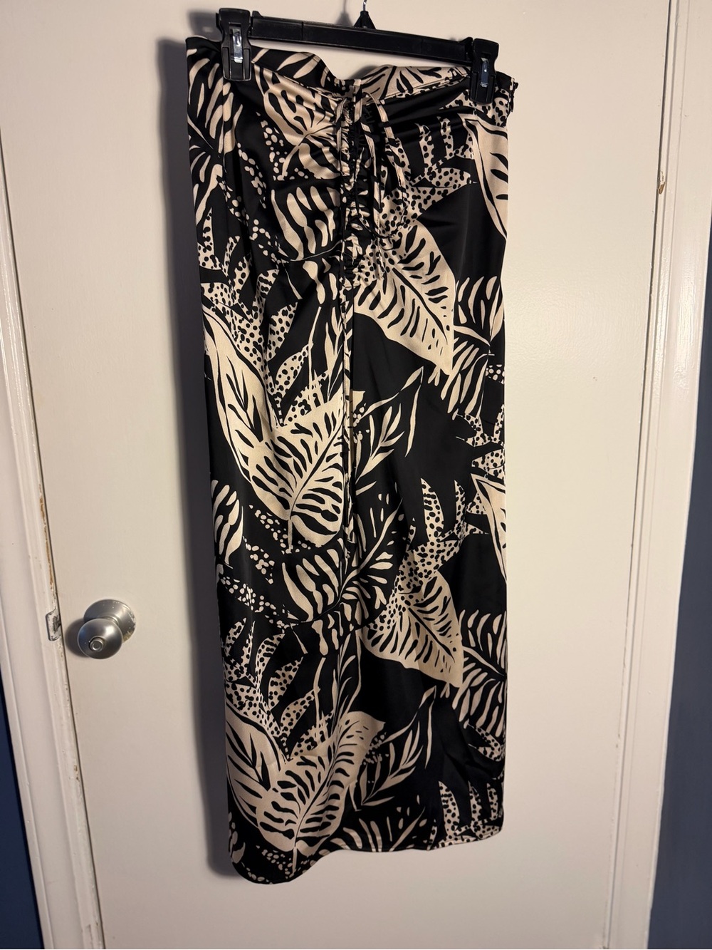 Future collective Black & Cream Tropical Print Maxi Skirt Medium
